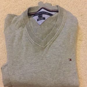 Tommy sweater